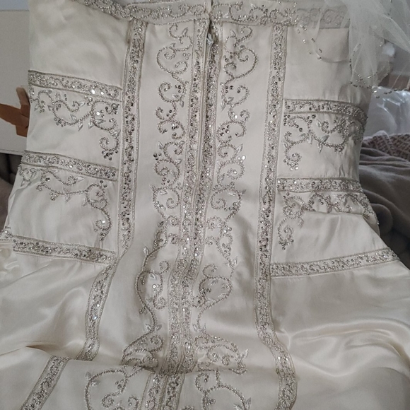 Rahmanian wedding gown - Picture 6 of 8